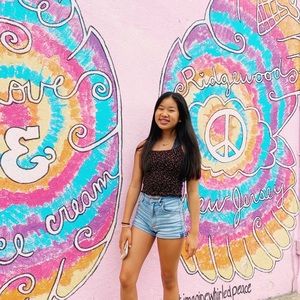 Meet your Posher, Thea